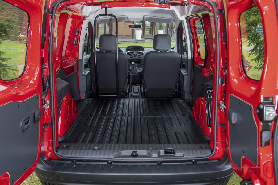 Багажник Nissan NV250 L1 Van 2019 года  (EU) (фото 34 из 37)